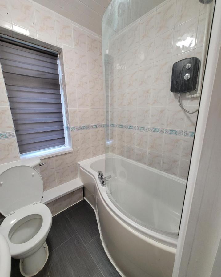 The Comfy Resort, Free Private Parking & Wifi, 9 Beds Колчестер Экстерьер фото