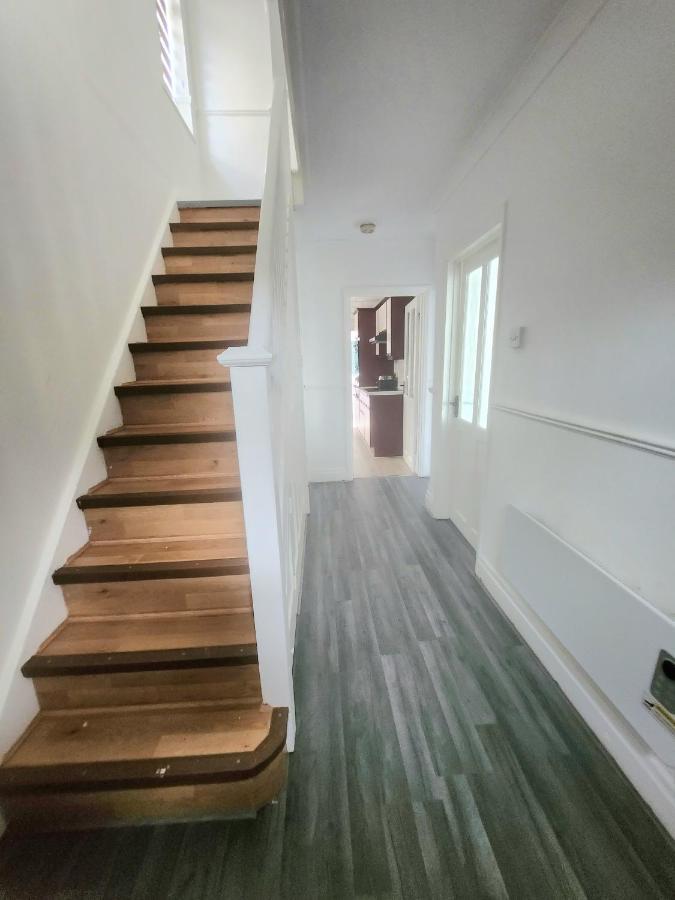 The Comfy Resort, Free Private Parking & Wifi, 9 Beds Колчестер Экстерьер фото